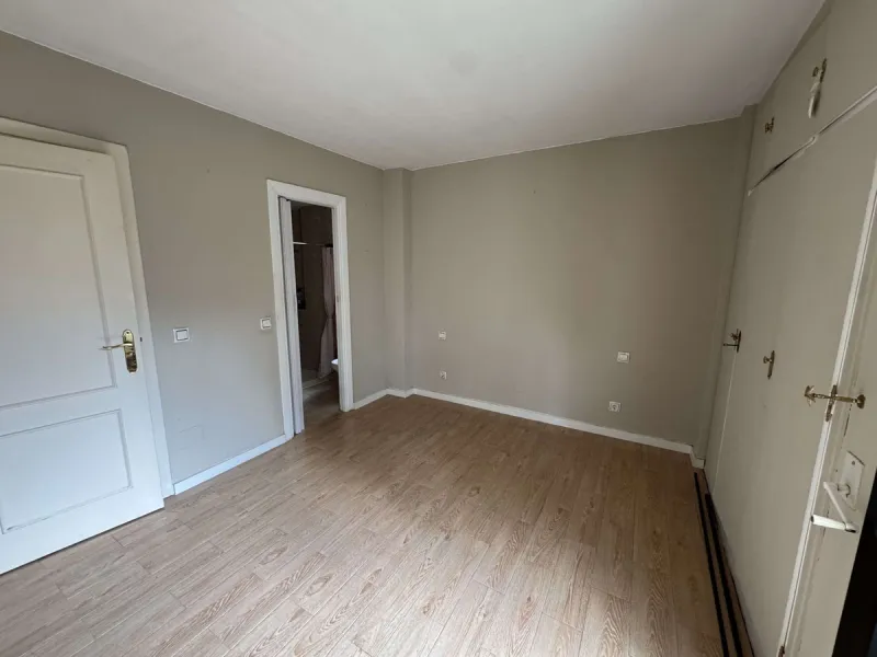 Apartment - Middle Floor Apartment в продаже в Marbella, Málaga. В доме 3 спален и 2 ванных комнат. Площадь дома 120 м²