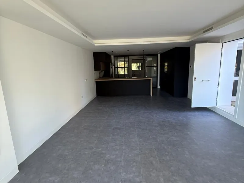 Apartment - Ground Floor Apartment в продаже в Marbella, Málaga. В доме 1 спален и 1 ванных комнат. Площадь дома 92 м²