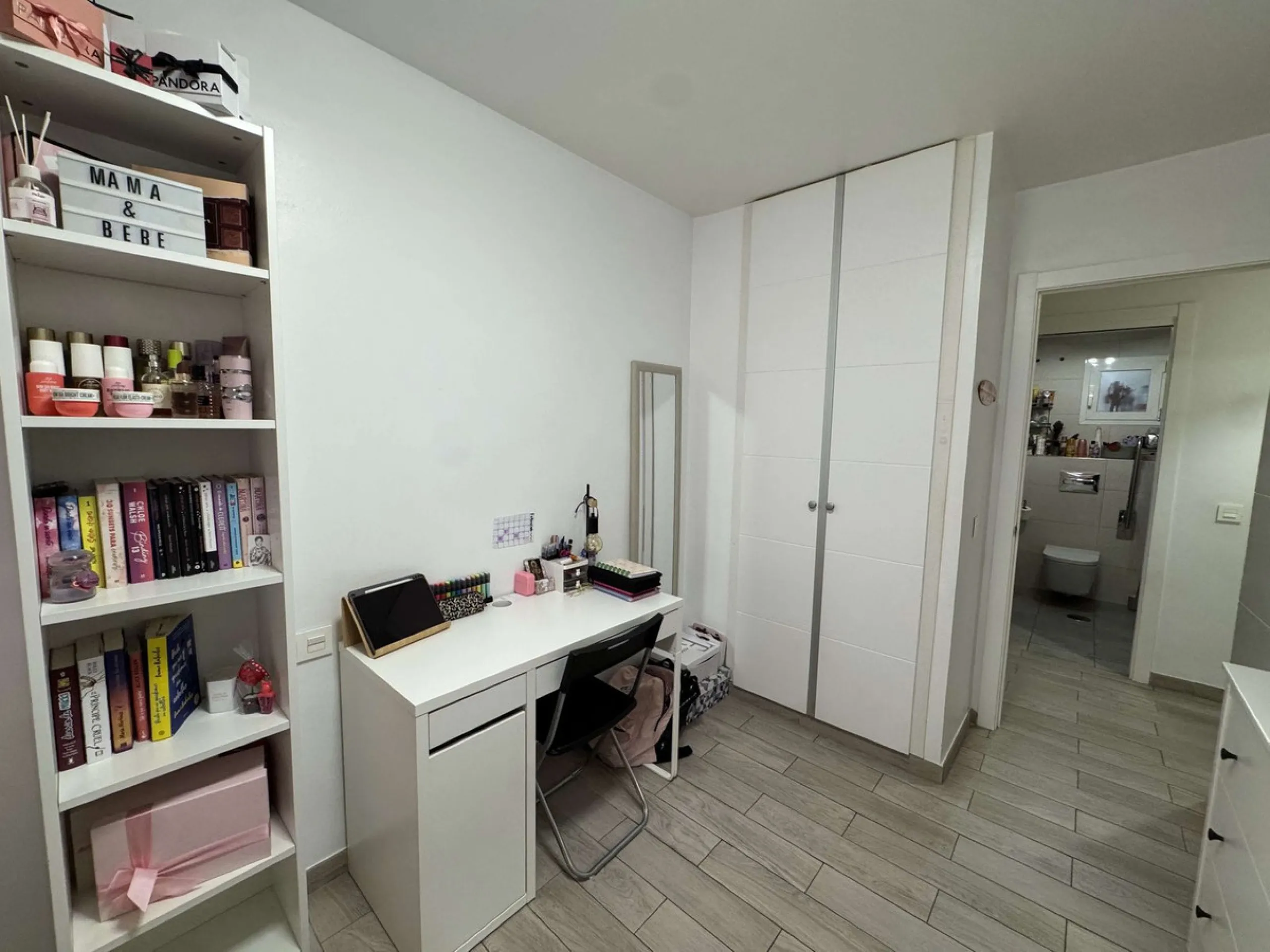 Beautiful ground floor apartment for sale, recently renovated, very bright and spacious, ready to move into, located in one of the most sought-after areas of Marbella, just a few metres from the town centre and close to all amenities.