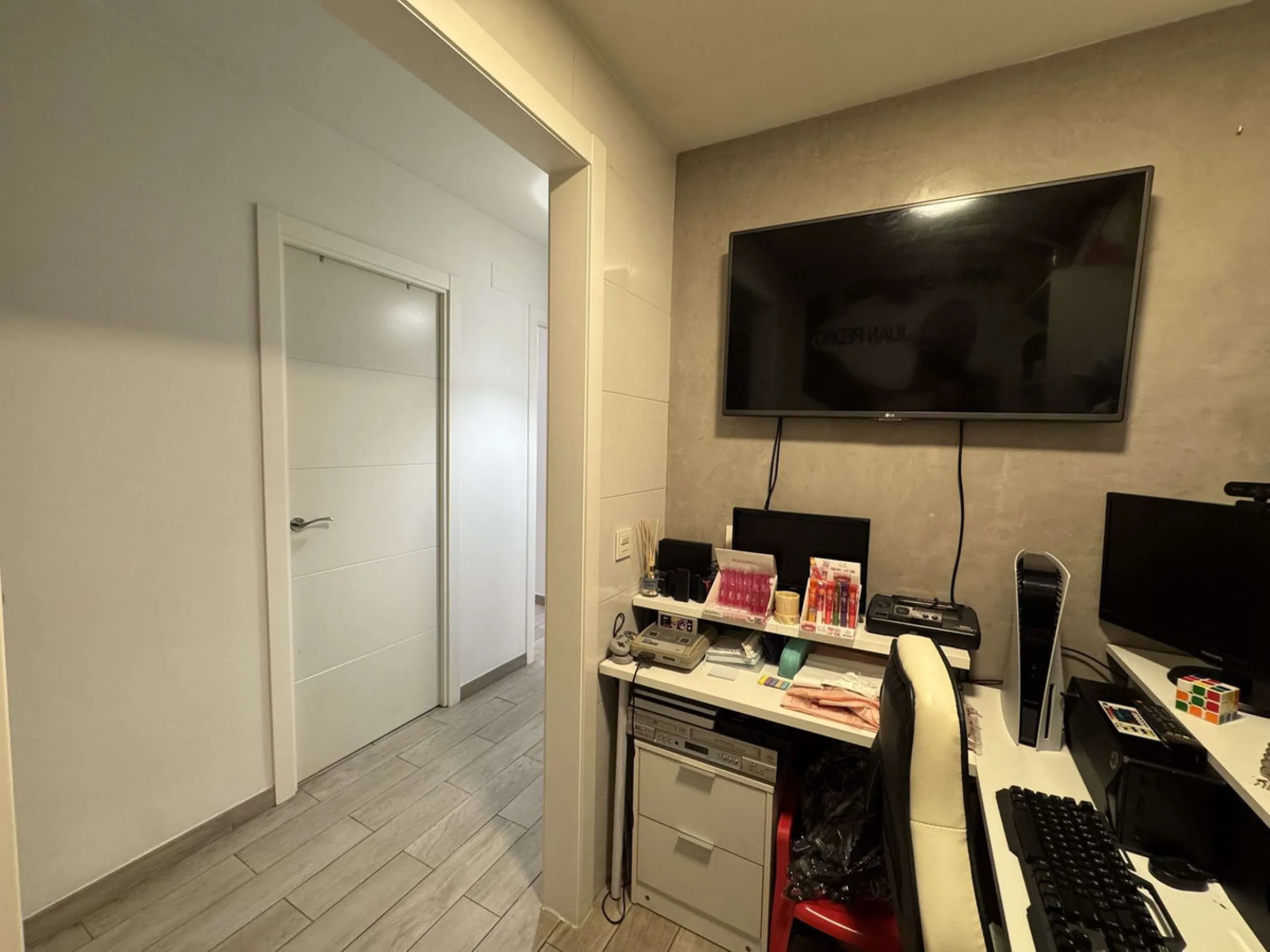 Beautiful ground floor apartment for sale, recently renovated, very bright and spacious, ready to move into, located in one of the most sought-after areas of Marbella, just a few metres from the town centre and close to all amenities.