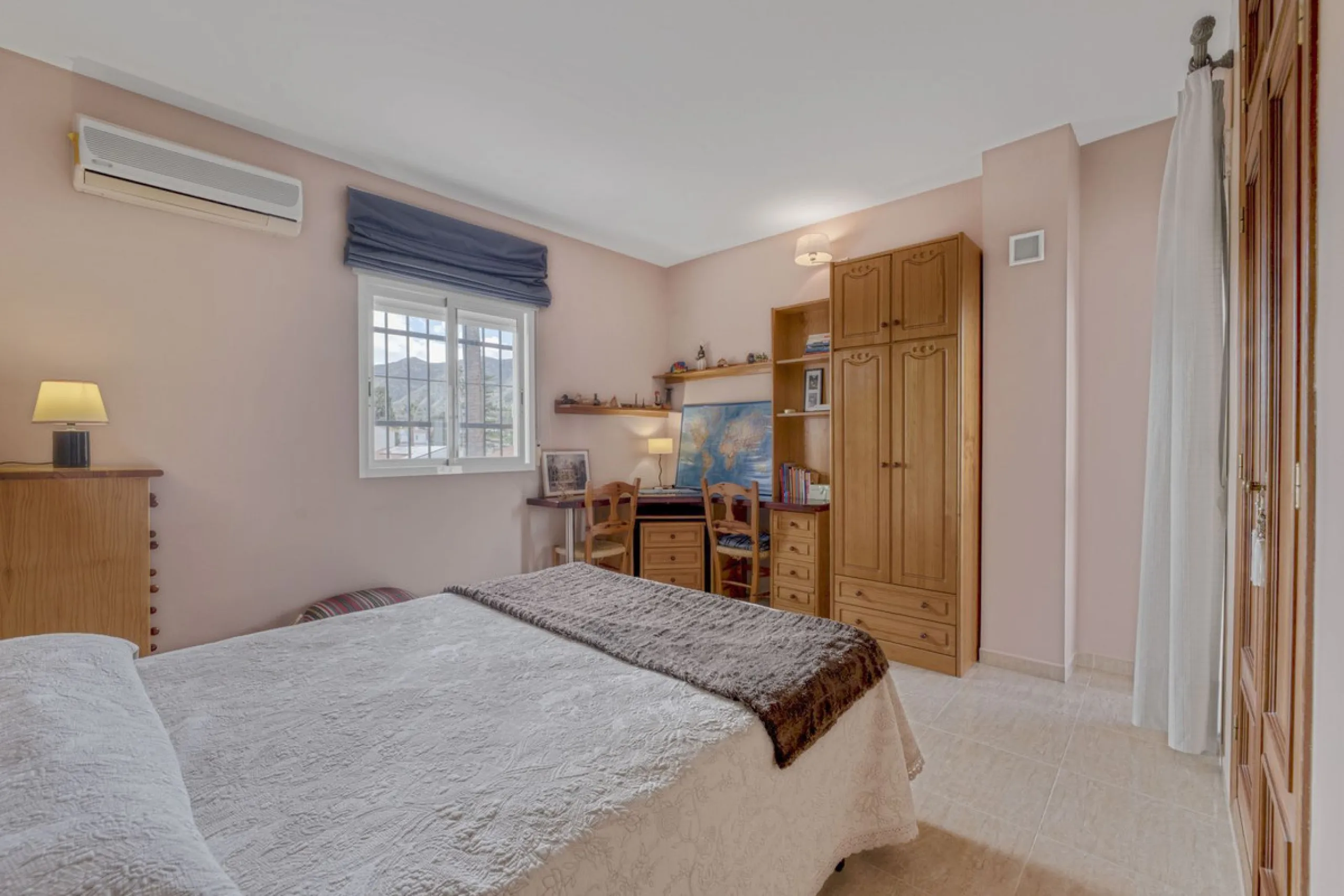 Diese beeindruckende Villa mit Aussicht – der ideale Rückzugsort für Ihre Familie