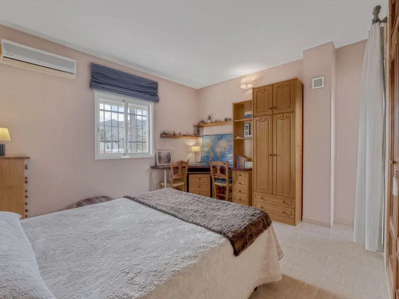 Diese beeindruckende Villa mit Aussicht – der ideale Rückzugsort für Ihre Familie