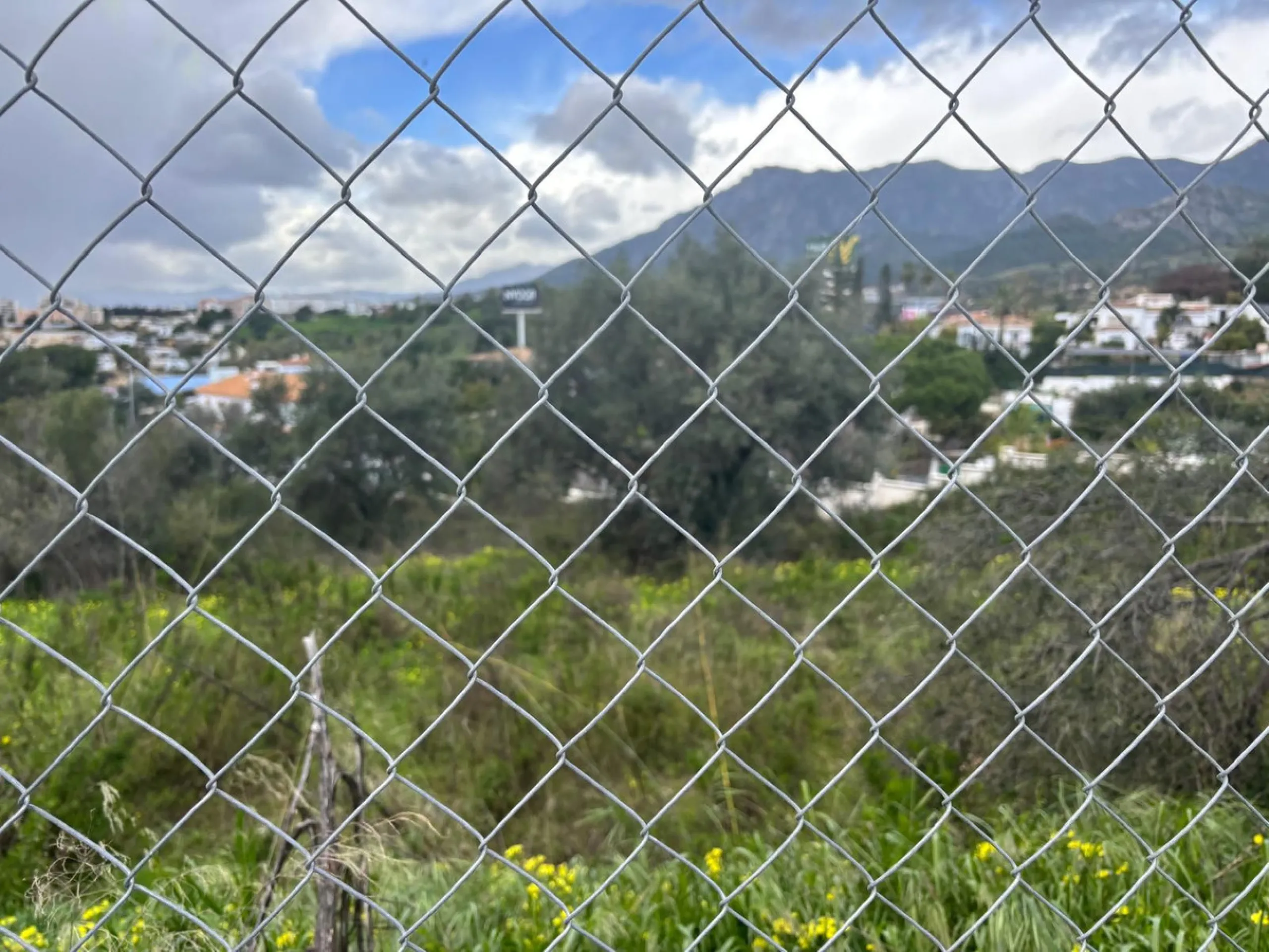 Commercial land, very well located with road access, in Marbella