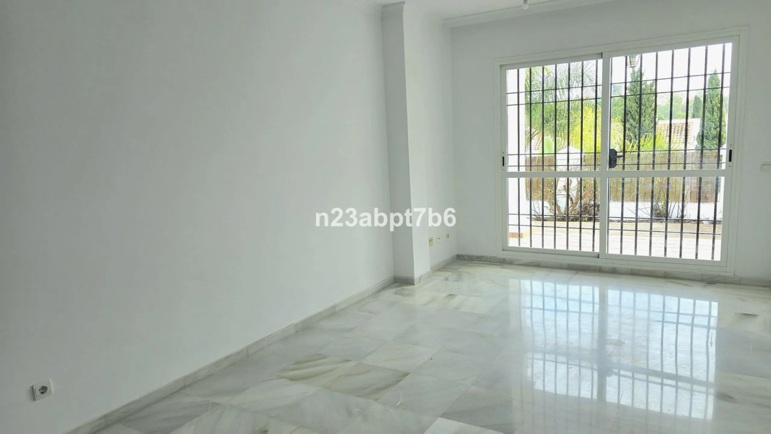 Beautiful two-bedroom, two-bathroom apartment in the heart of Nueva Andalucia, the Marbella's Golf Valley.