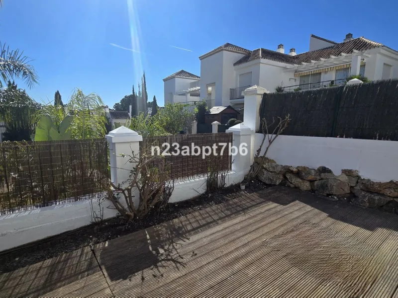 Beautiful two-bedroom, two-bathroom apartment in the heart of Nueva Andalucia, the Marbella's Golf Valley.