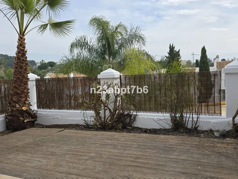 Beautiful two-bedroom, two-bathroom apartment in the heart of Nueva Andalucia, the Marbella's Golf Valley.
