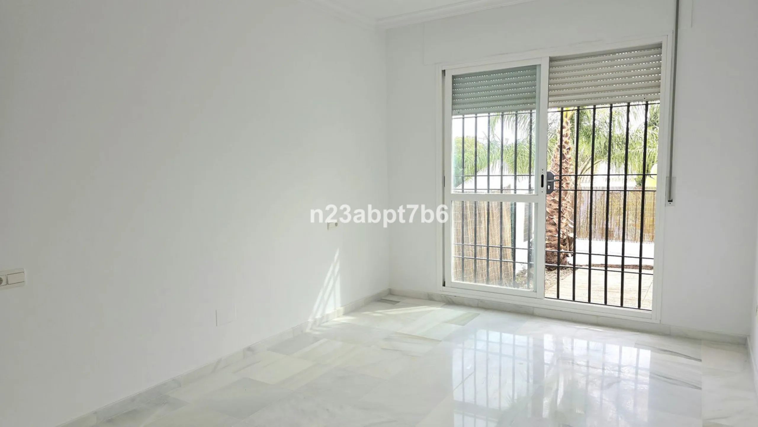 Beautiful two-bedroom, two-bathroom apartment in the heart of Nueva Andalucia, the Marbella's Golf Valley.