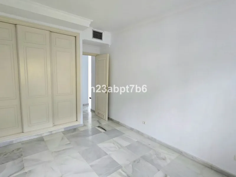 Beautiful two-bedroom, two-bathroom apartment in the heart of Nueva Andalucia, the Marbella's Golf Valley.