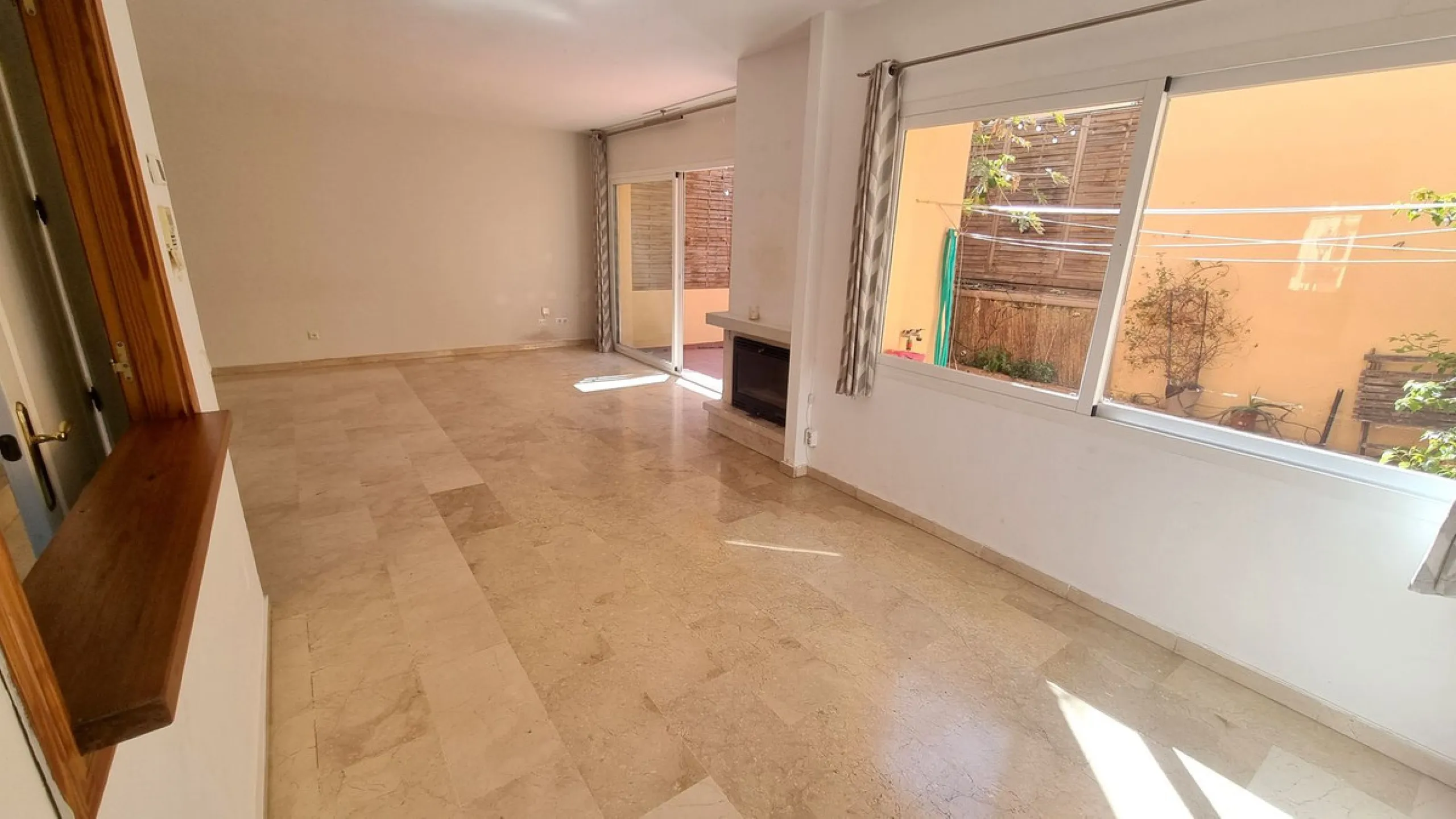 House - Townhouse в продаже в Marbella, Málaga. В доме 3 спален и 3 ванных комнат. Площадь дома 209 м²
