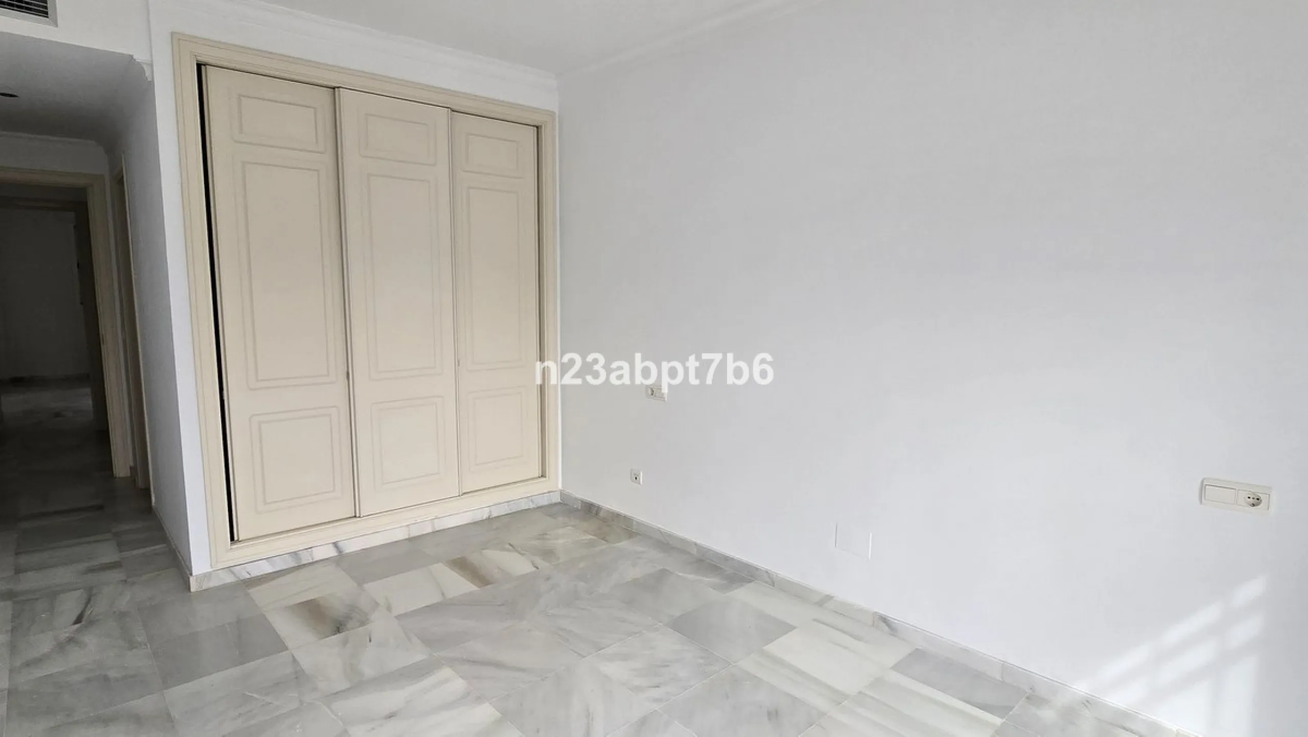 Beautiful two-bedroom, two-bathroom apartment in the heart of Nueva Andalucia, the Marbella's Golf Valley.