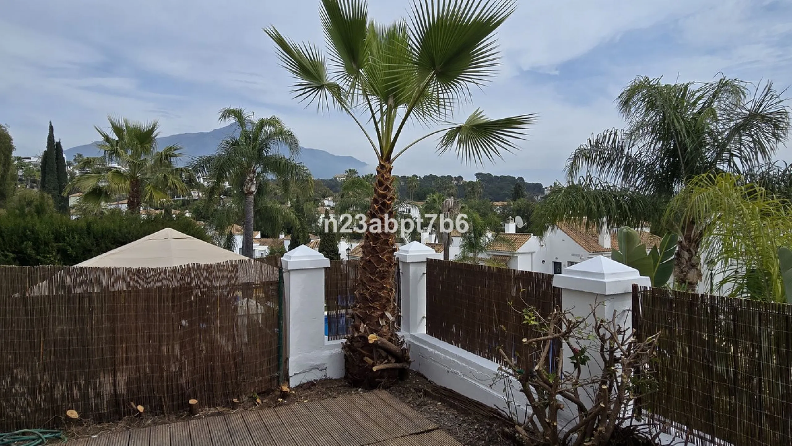 Beautiful two-bedroom, two-bathroom apartment in the heart of Nueva Andalucia, the Marbella's Golf Valley.