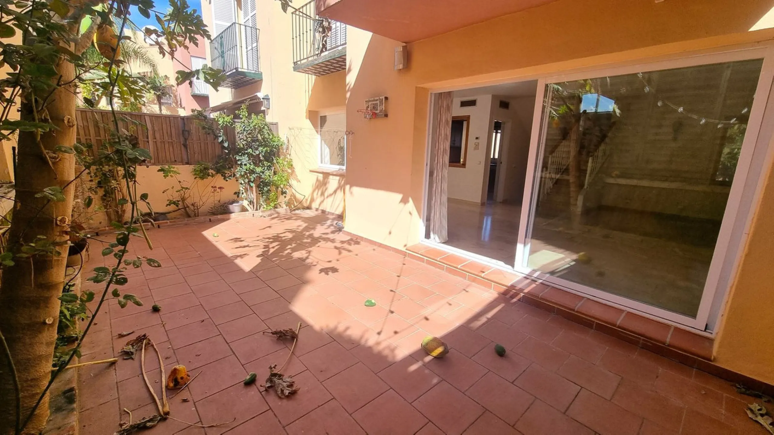 House - Townhouse в продаже в Marbella, Málaga. В доме 3 спален и 3 ванных комнат. Площадь дома 209 м²