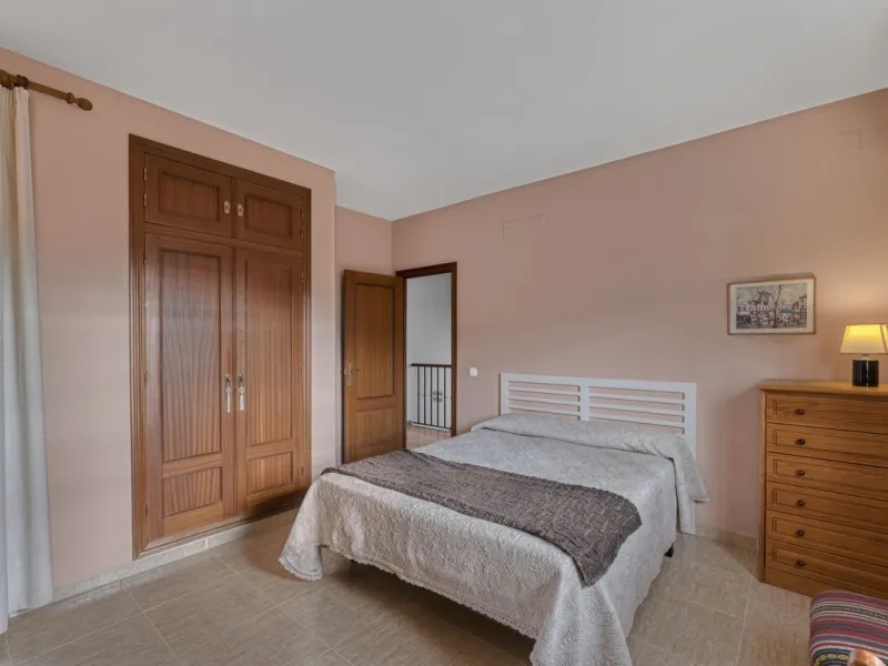 Diese beeindruckende Villa mit Aussicht – der ideale Rückzugsort für Ihre Familie