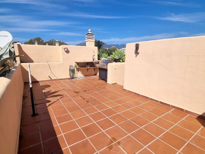 House - Townhouse в продаже в Marbella, Málaga. В доме 3 спален и 3 ванных комнат. Площадь дома 209 м²