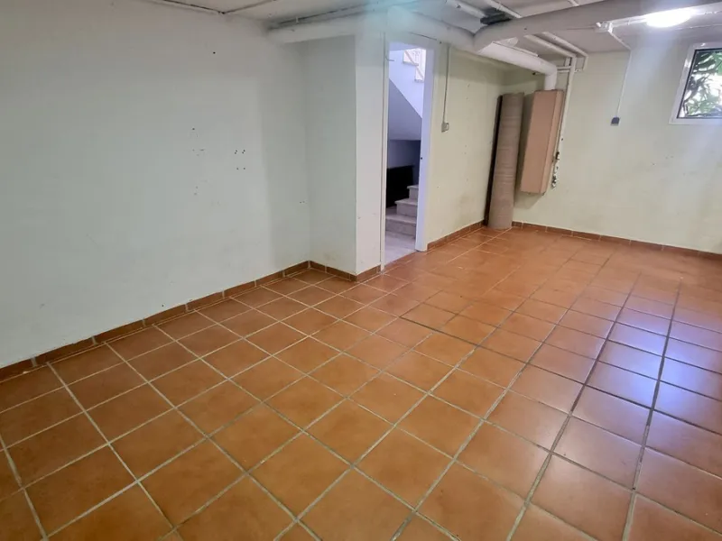 House - Townhouse в продаже в Marbella, Málaga. В доме 3 спален и 3 ванных комнат. Площадь дома 209 м²
