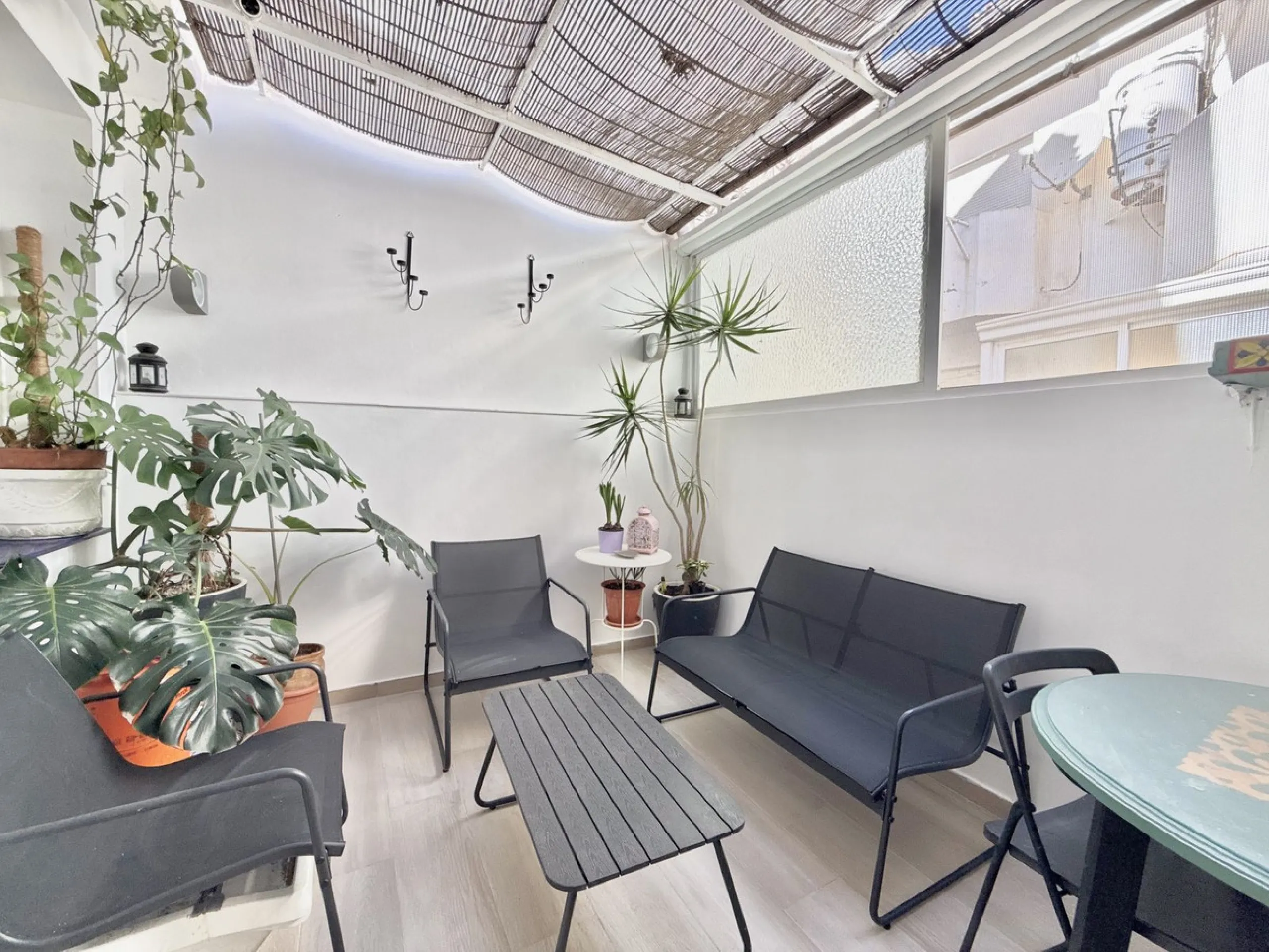 A true gem less than 200 meters from the beach in one of the best areas of Fuengirola.