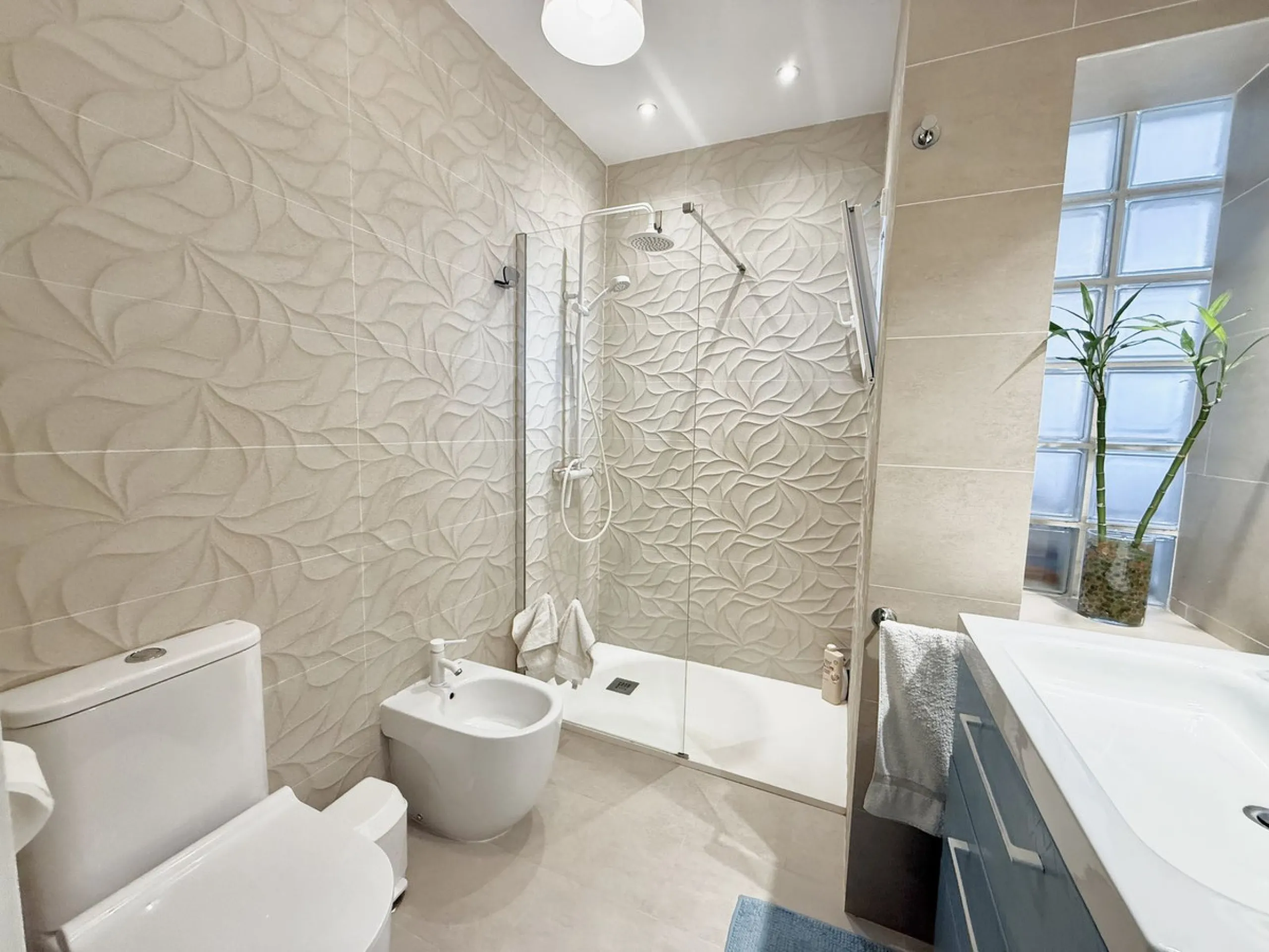A true gem less than 200 meters from the beach in one of the best areas of Fuengirola.