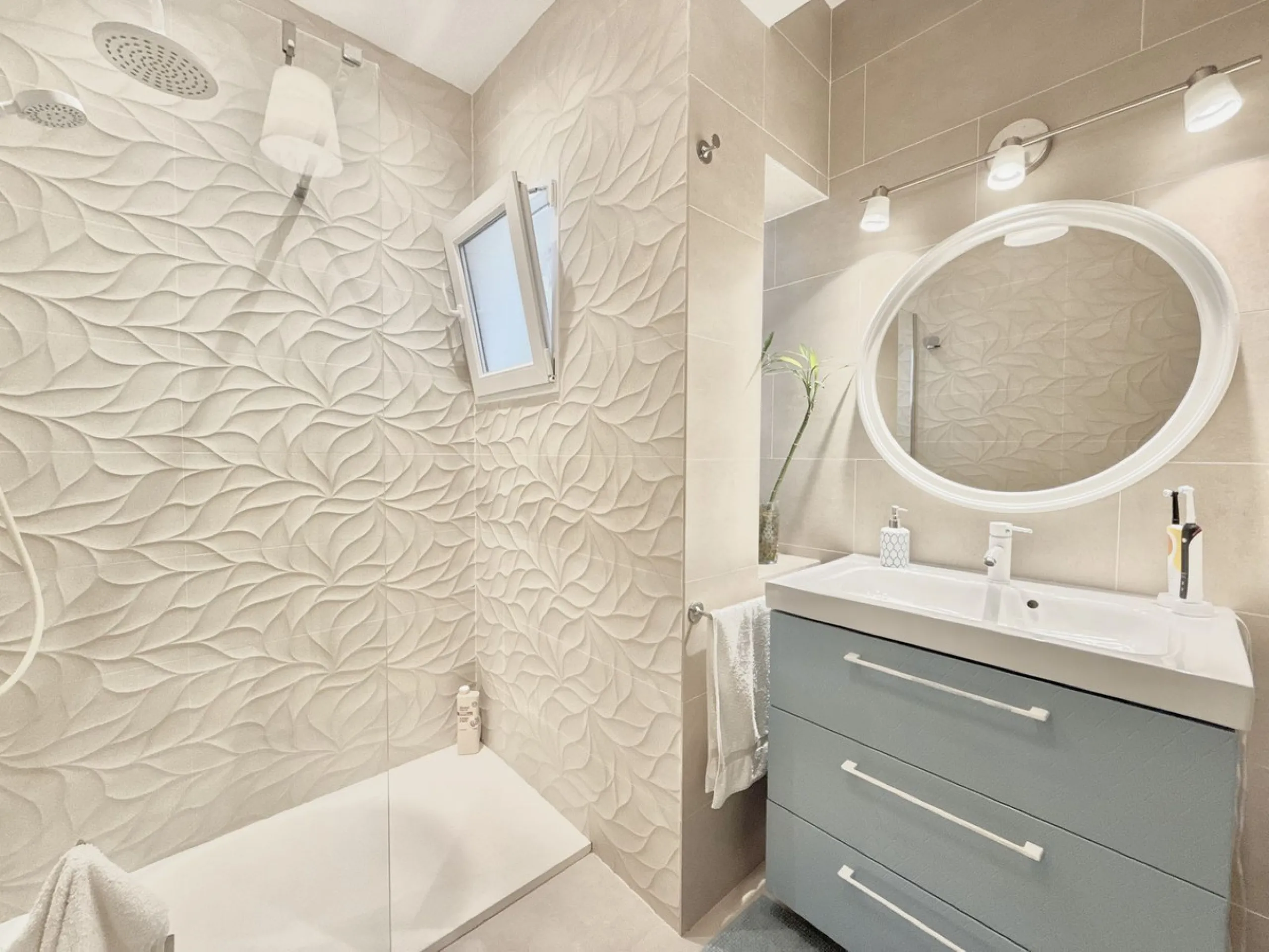 A true gem less than 200 meters from the beach in one of the best areas of Fuengirola.
