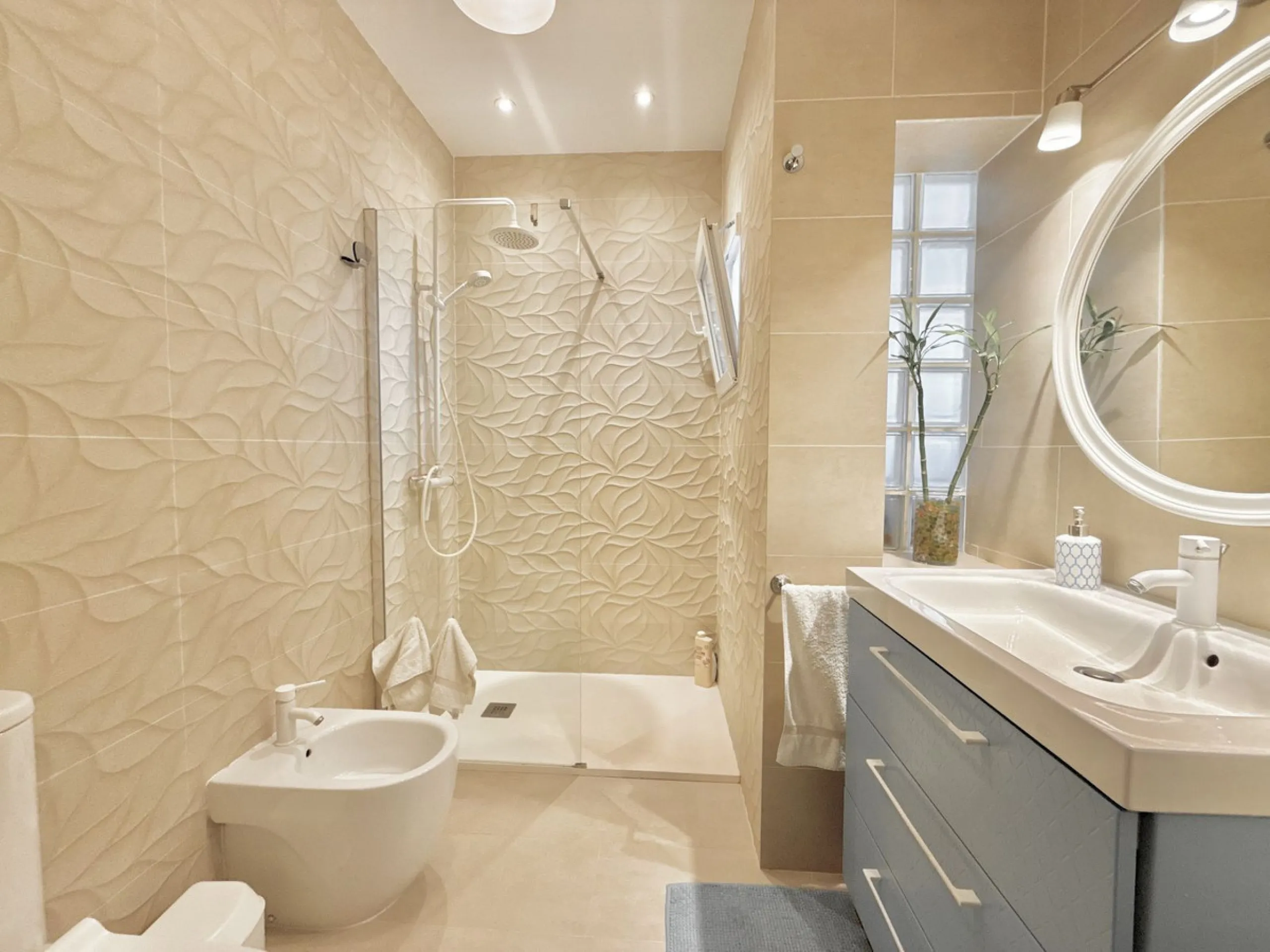 A true gem less than 200 meters from the beach in one of the best areas of Fuengirola.