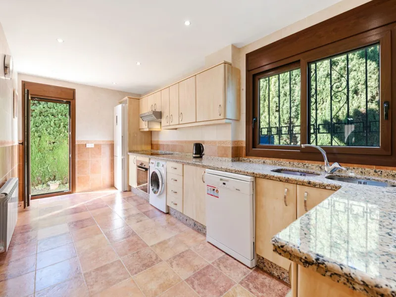 Andalusian style modernized Villa, located in Atalaya Alta.
