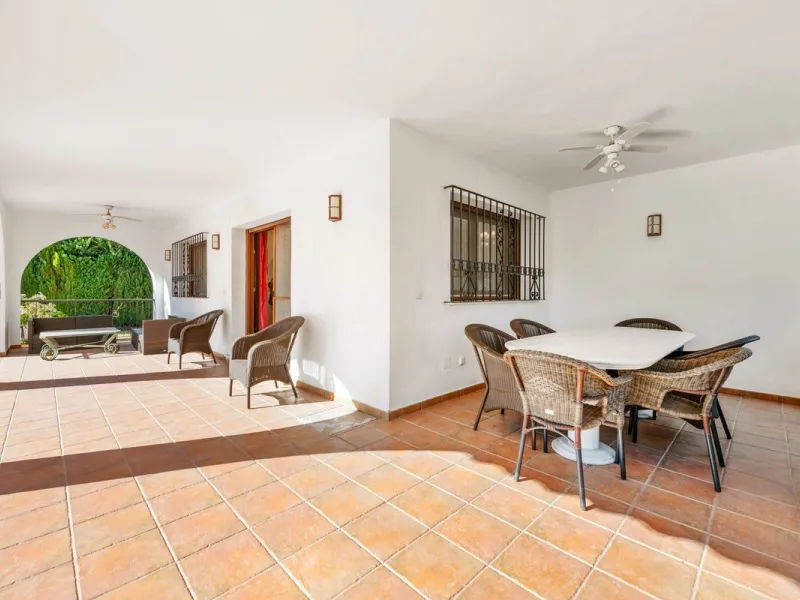 Andalusian style modernized Villa, located in Atalaya Alta.