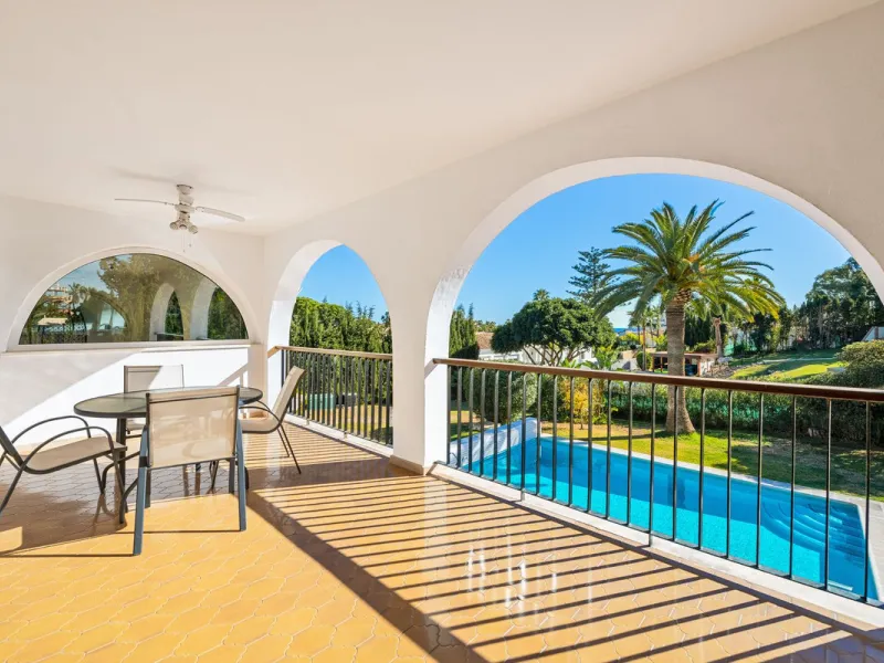 Andalusian style modernized Villa, located in Atalaya Alta.