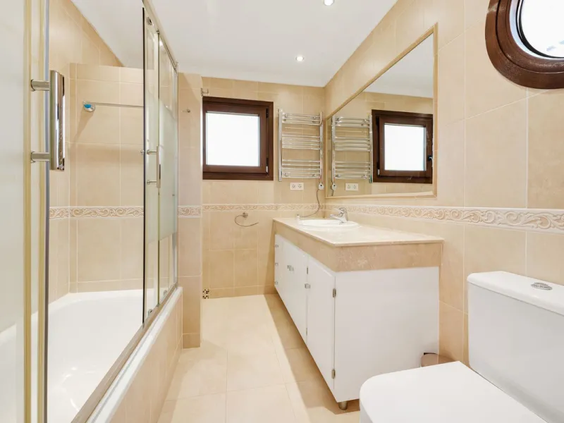 Andalusian style modernized Villa, located in Atalaya Alta.