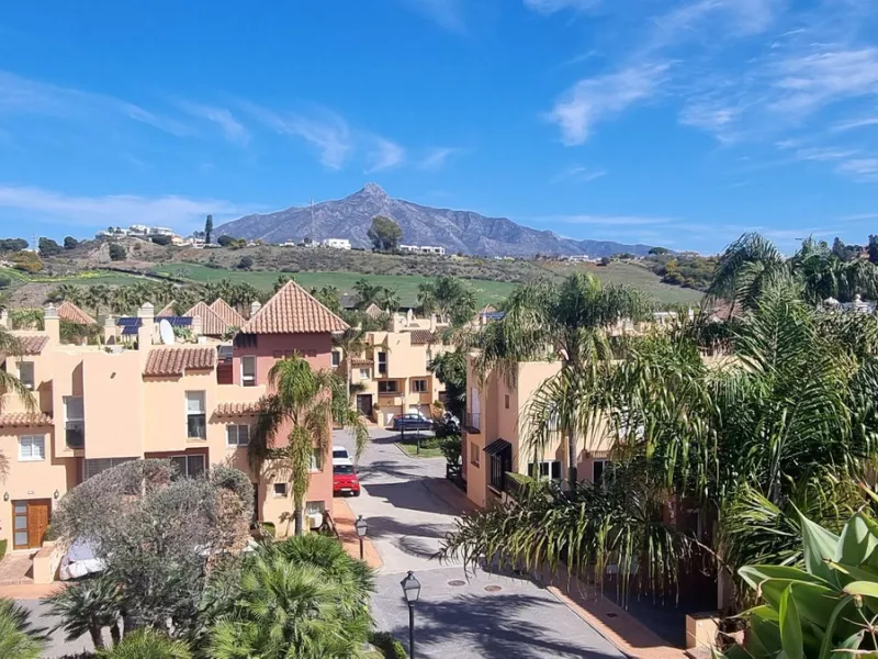 House - Townhouse в продаже в Marbella, Málaga. В доме 3 спален и 3 ванных комнат. Площадь дома 209 м²