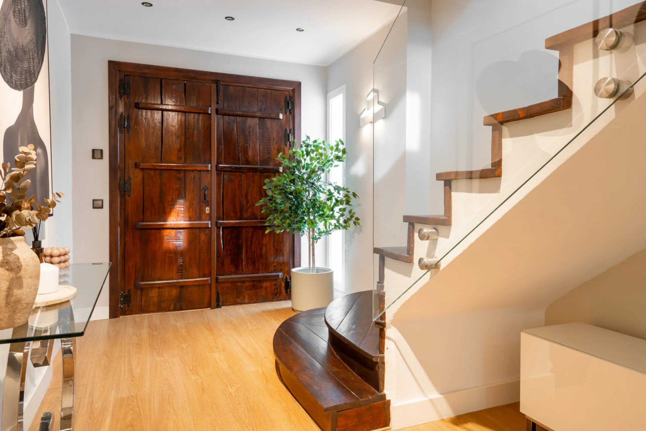 Introducing a stunning contemporary villa located in the prestigious, gated community of El Herrojo, Benahavís — one of Marbella's most desirable addresses. This elegant home combines modern luxury with serene Mediterranean living, offering privacy, secur