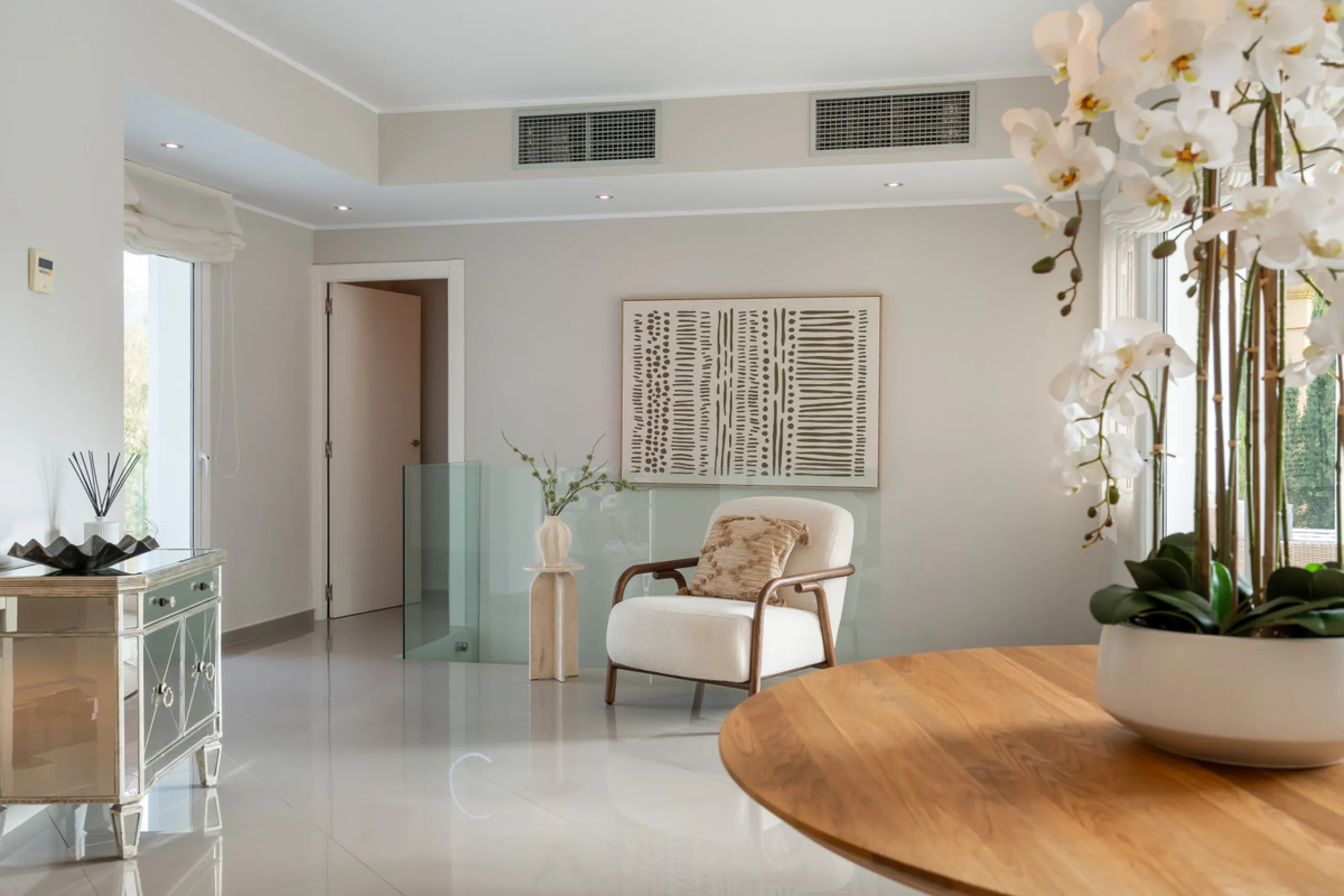 Introducing a stunning contemporary villa located in the prestigious, gated community of El Herrojo, Benahavís — one of Marbella's most desirable addresses. This elegant home combines modern luxury with serene Mediterranean living, offering privacy, secur