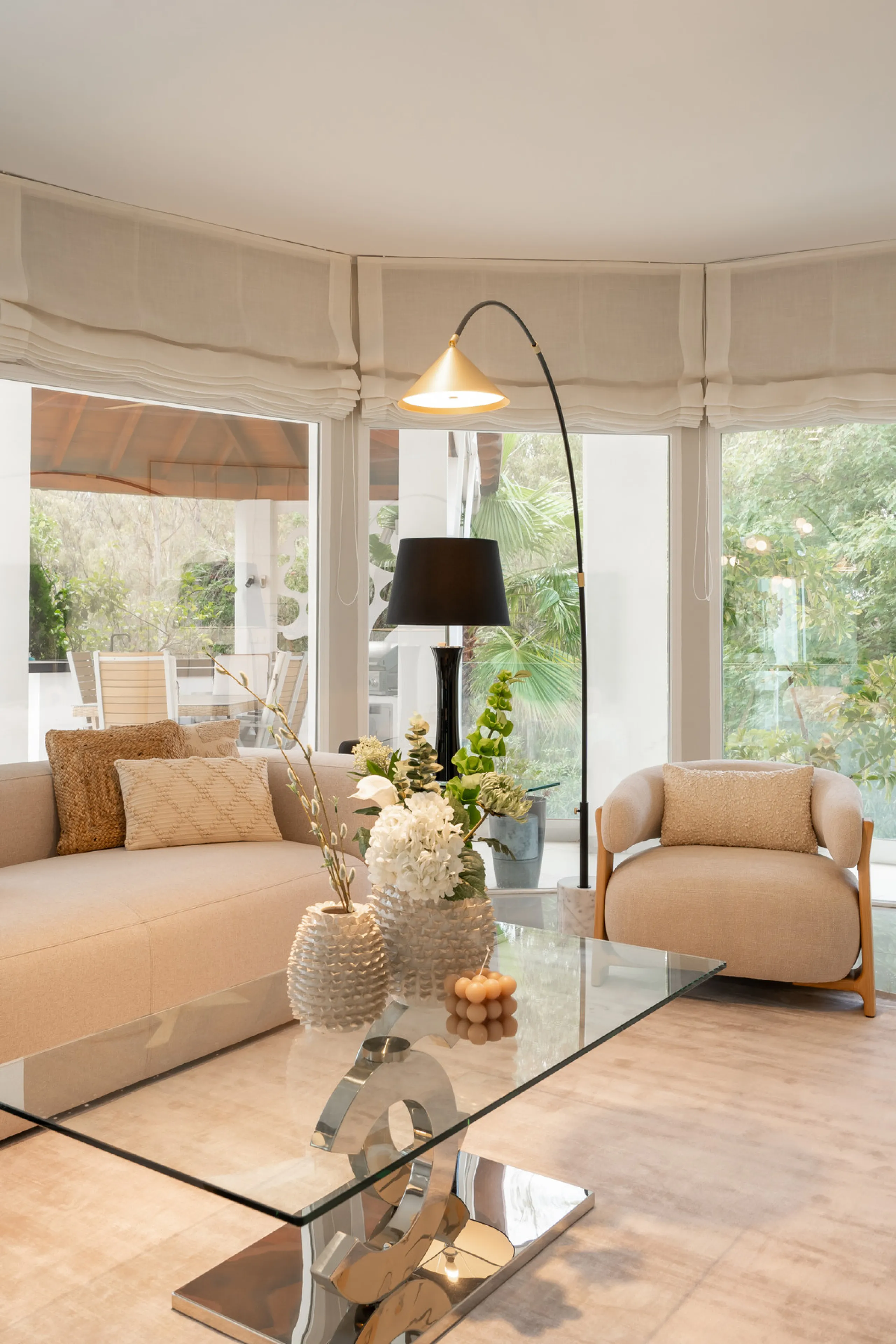 Introducing a stunning contemporary villa located in the prestigious, gated community of El Herrojo, Benahavís — one of Marbella's most desirable addresses. This elegant home combines modern luxury with serene Mediterranean living, offering privacy, secur