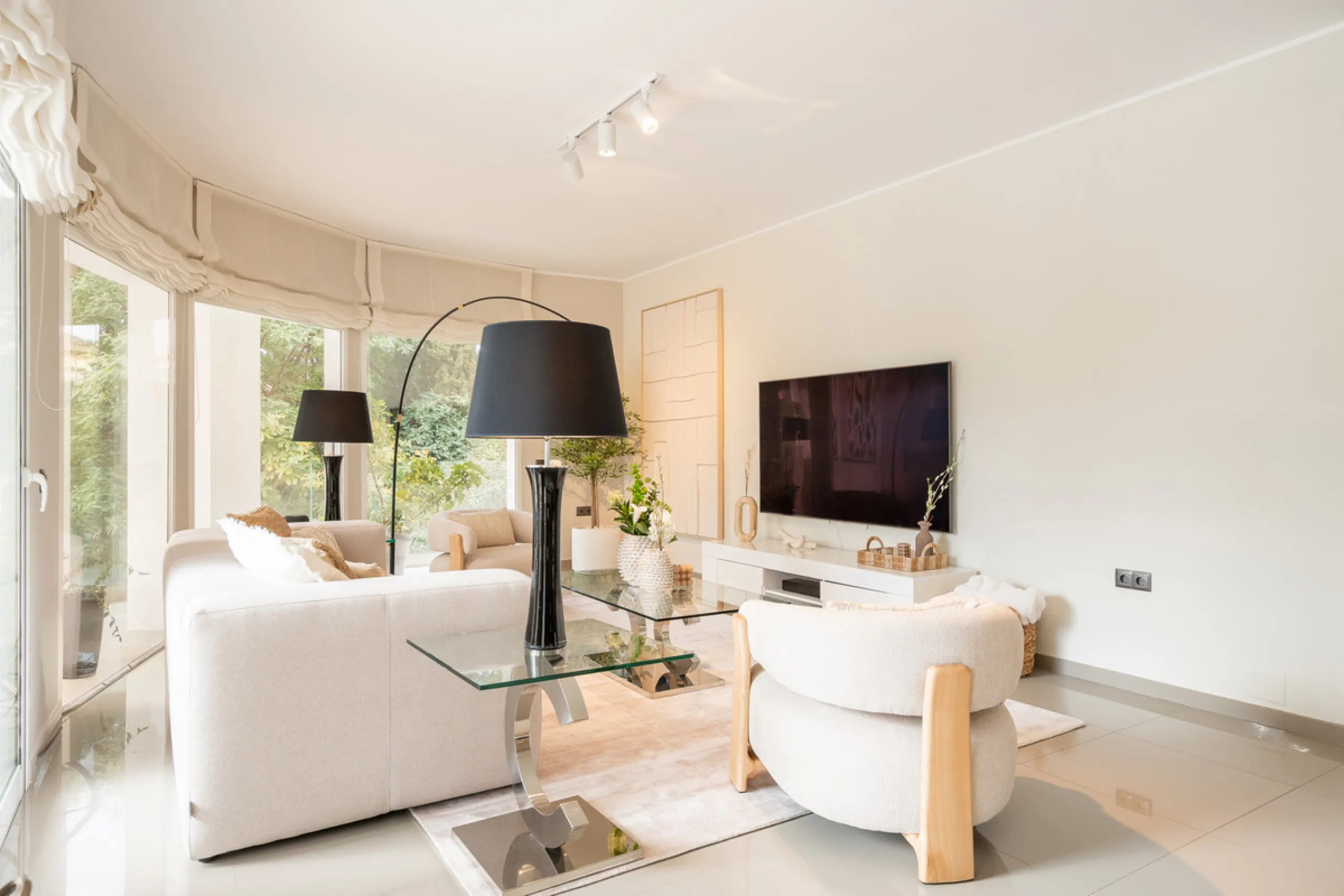 Introducing a stunning contemporary villa located in the prestigious, gated community of El Herrojo, Benahavís — one of Marbella's most desirable addresses. This elegant home combines modern luxury with serene Mediterranean living, offering privacy, secur
