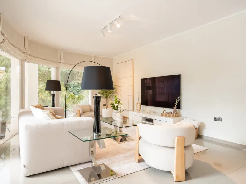 Introducing a stunning contemporary villa located in the prestigious, gated community of El Herrojo, Benahavís — one of Marbella's most desirable addresses. This elegant home combines modern luxury with serene Mediterranean living, offering privacy, secur