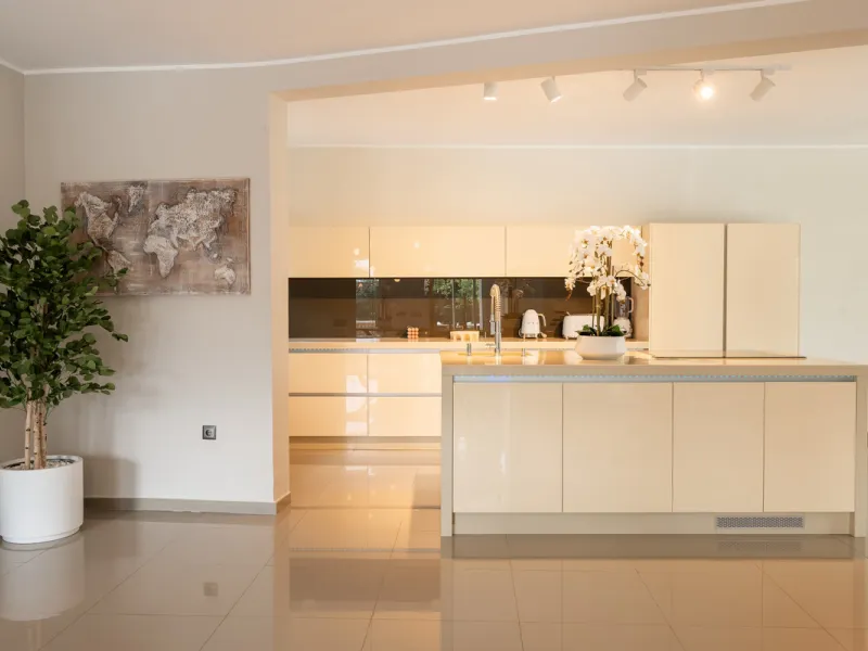 Introducing a stunning contemporary villa located in the prestigious, gated community of El Herrojo, Benahavís — one of Marbella's most desirable addresses. This elegant home combines modern luxury with serene Mediterranean living, offering privacy, secur