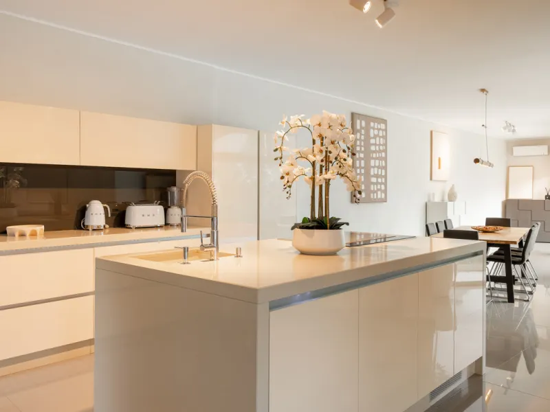 Introducing a stunning contemporary villa located in the prestigious, gated community of El Herrojo, Benahavís — one of Marbella's most desirable addresses. This elegant home combines modern luxury with serene Mediterranean living, offering privacy, secur