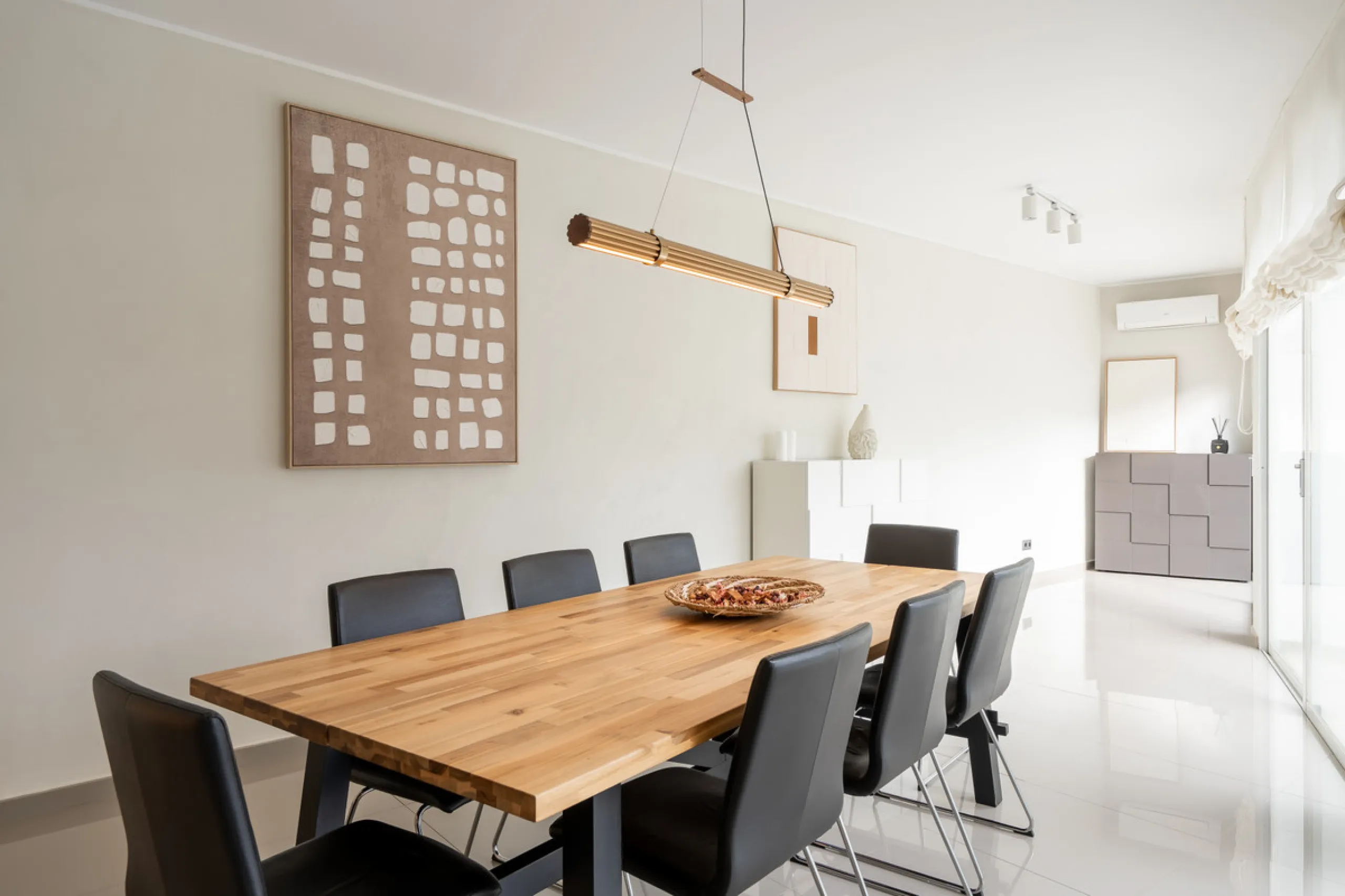 Introducing a stunning contemporary villa located in the prestigious, gated community of El Herrojo, Benahavís — one of Marbella's most desirable addresses. This elegant home combines modern luxury with serene Mediterranean living, offering privacy, secur