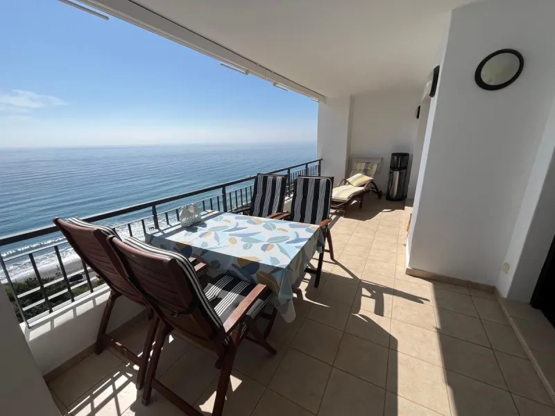 FANTASTIC PANORAMIC VIEWS TO THE SEA & MOUNTAINS