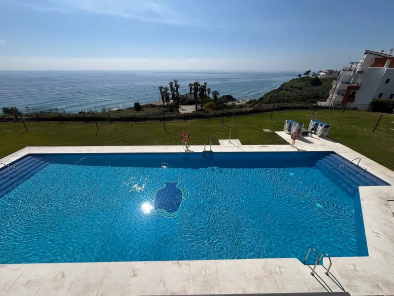 FANTASTIC PANORAMIC VIEWS TO THE SEA & MOUNTAINS
