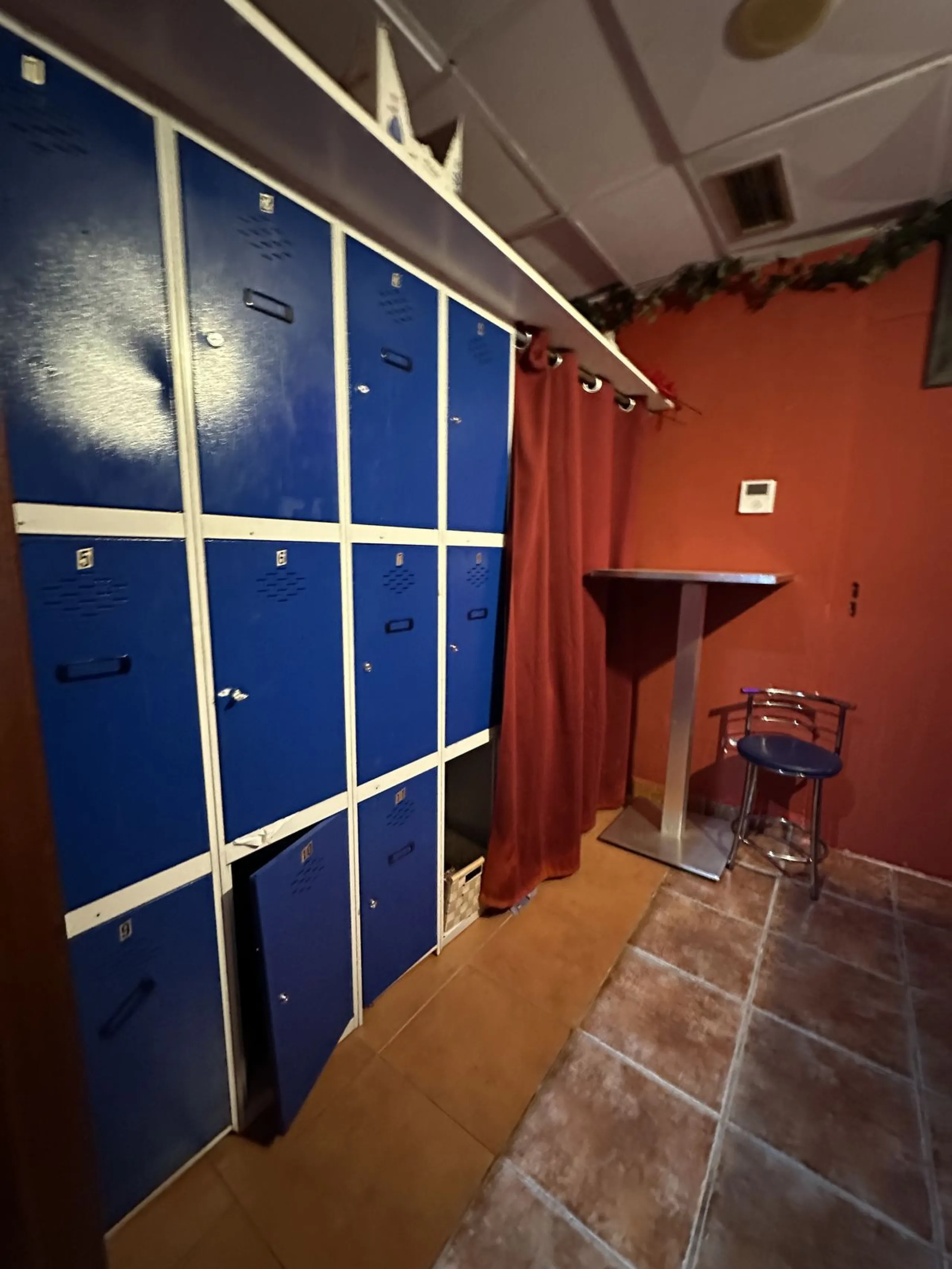 Commercial - Bar в продаже в Marbella, Málaga. Площадь дома 145 м²