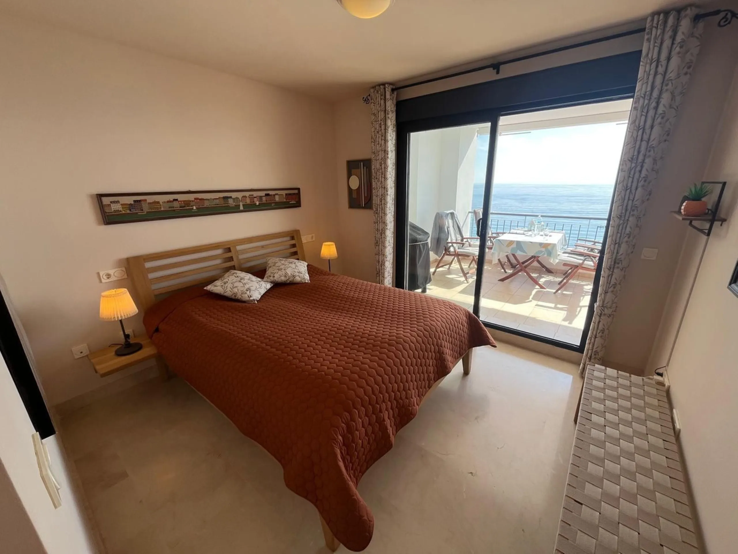 FANTASTIC PANORAMIC VIEWS TO THE SEA & MOUNTAINS