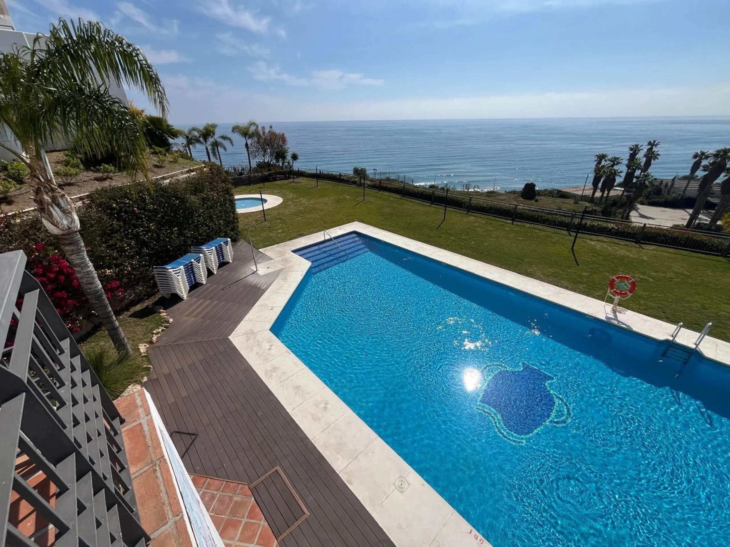 FANTASTIC PANORAMIC VIEWS TO THE SEA & MOUNTAINS