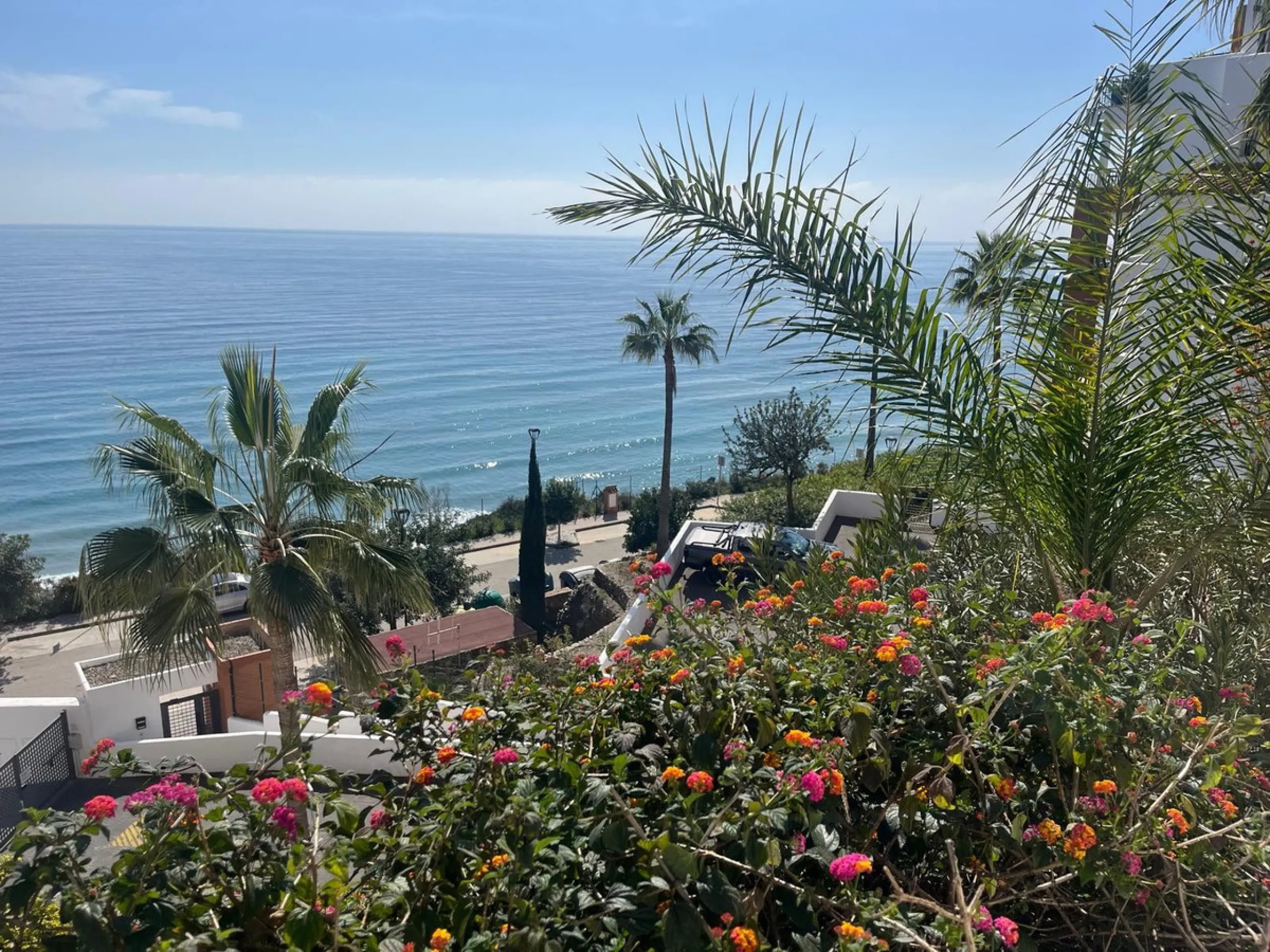 FANTASTIC PANORAMIC VIEWS TO THE SEA & MOUNTAINS