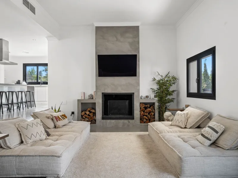 House - Detached Villa в продаже в Estepona, Málaga. В доме 5 спален и 4 ванных комнат. Площадь дома 452 м². Площадь участка 756 м²