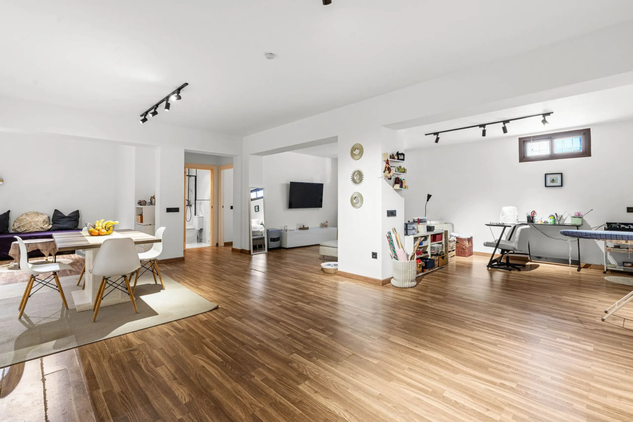 House - Detached Villa в продаже в Estepona, Málaga. В доме 5 спален и 4 ванных комнат. Площадь дома 452 м². Площадь участка 756 м²