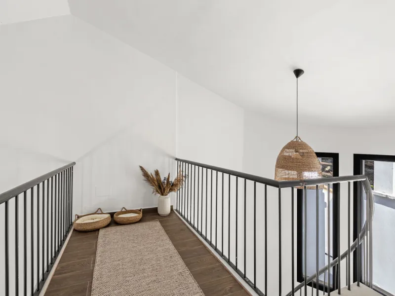 House - Detached Villa в продаже в Estepona, Málaga. В доме 5 спален и 4 ванных комнат. Площадь дома 452 м². Площадь участка 756 м²