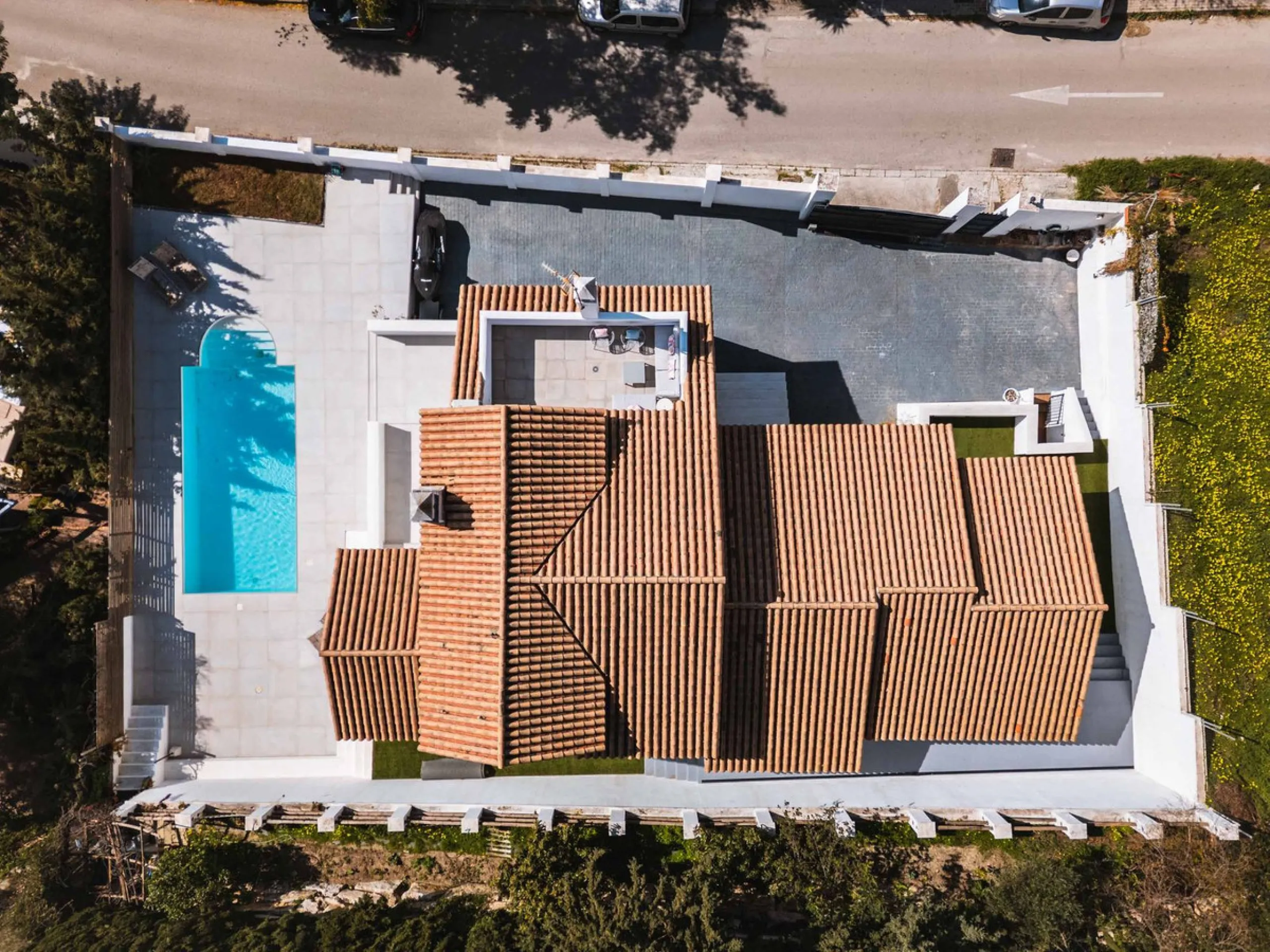 House - Detached Villa в продаже в Estepona, Málaga. В доме 5 спален и 4 ванных комнат. Площадь дома 452 м². Площадь участка 756 м²