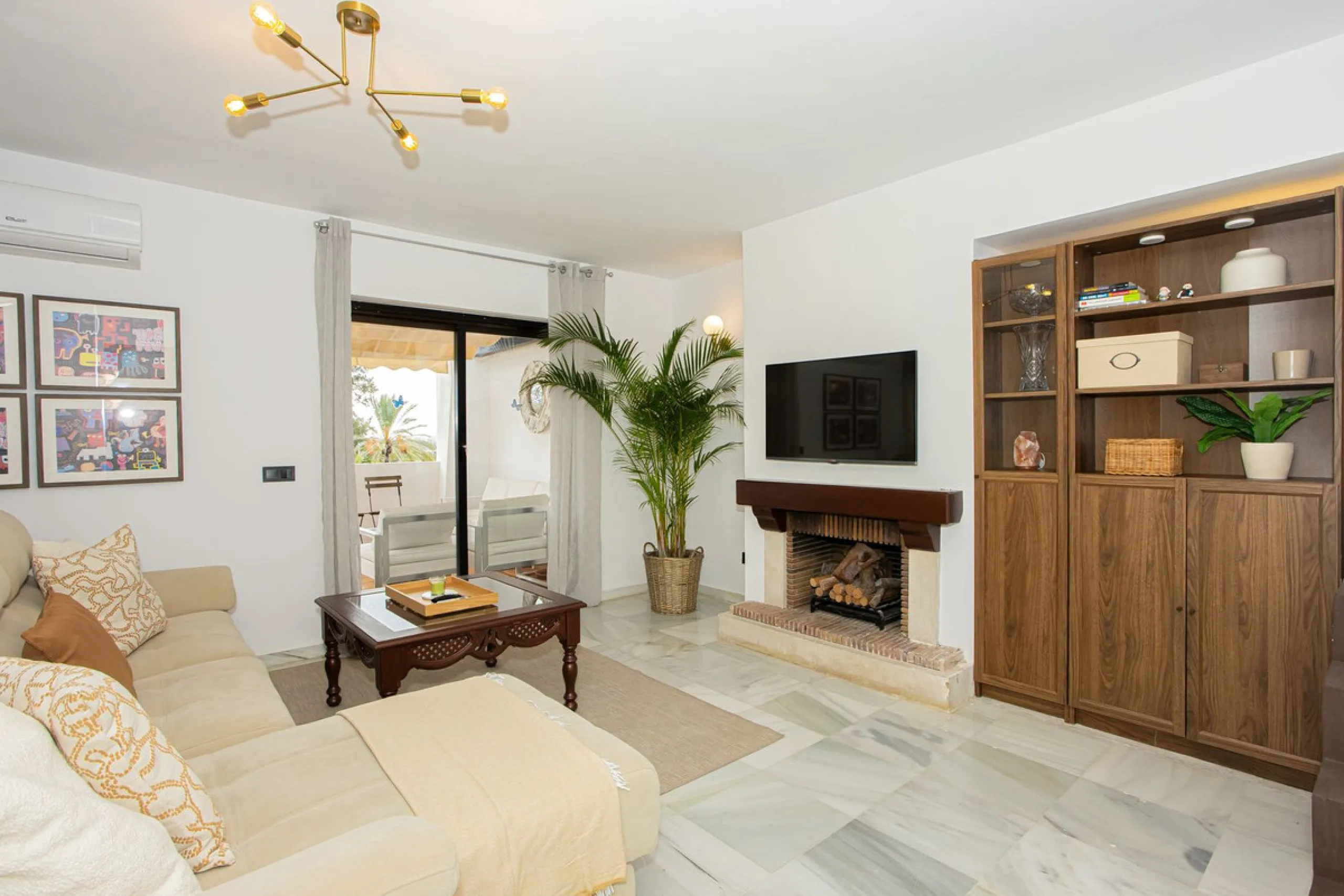 Apartment - Penthouse Duplex в продаже в Marbella, Málaga. В доме 2 спален и 3 ванных комнат. Площадь дома 100 м²