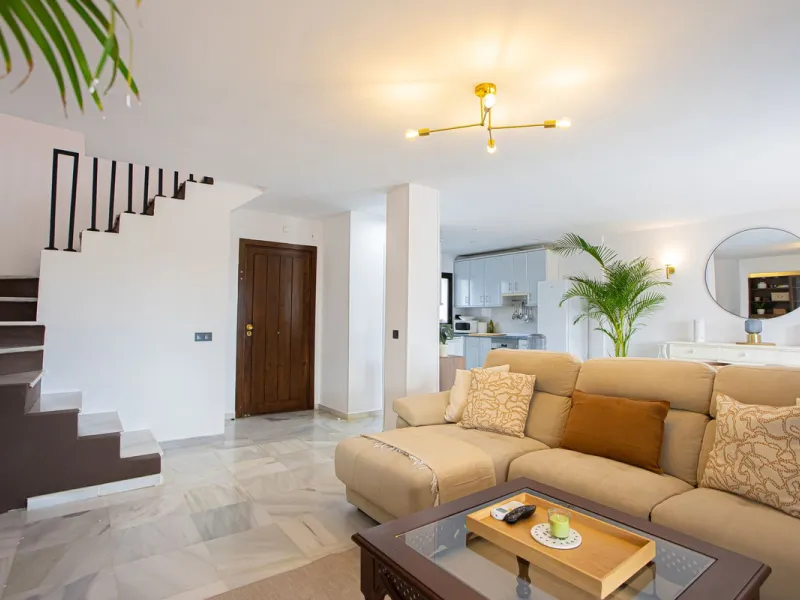 Apartment - Penthouse Duplex в продаже в Marbella, Málaga. В доме 2 спален и 3 ванных комнат. Площадь дома 100 м²