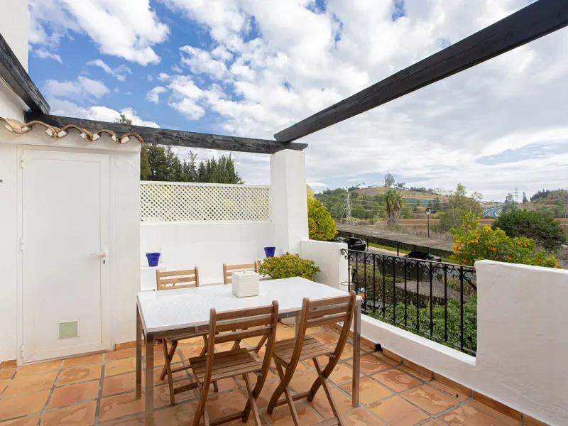 Apartment - Penthouse Duplex в продаже в Marbella, Málaga. В доме 2 спален и 3 ванных комнат. Площадь дома 100 м²