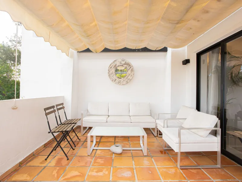 Apartment - Penthouse Duplex в продаже в Marbella, Málaga. В доме 2 спален и 3 ванных комнат. Площадь дома 100 м²